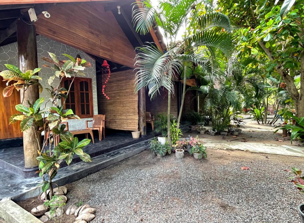 New Roy Guest House Kalkudah  Exterior foto